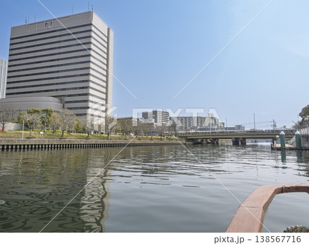 水都大阪、光輝くリバークルーズの旅路 138567716