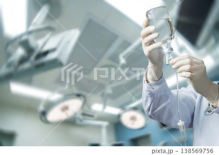 IV solution prep in OR 138569756