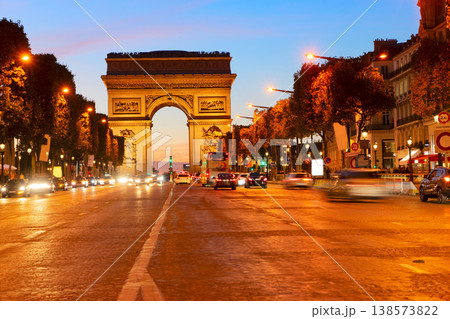 Arc de triomphe, Paris, France Arc de triomphe, Paris, France 138573822