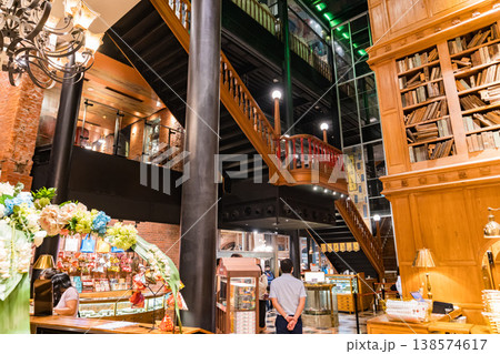 台湾の台中の宮原眼科のライトアップ 138574617