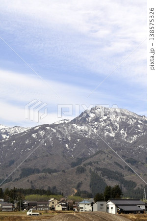 新潟の雪山 新潟の雪山 138575326