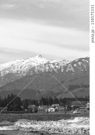 新潟の雪山 新潟の雪山 138575331