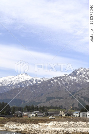 日本 新潟の雪山 日本 新潟の雪山 138575346