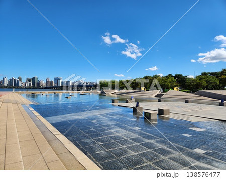 韓国ソウルの汝矣島漢江公園 韓国ソウルの汝矣島漢江公園 138576477