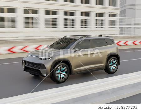 高速道路を走行する大型電動SUVのイメージ 138577203
