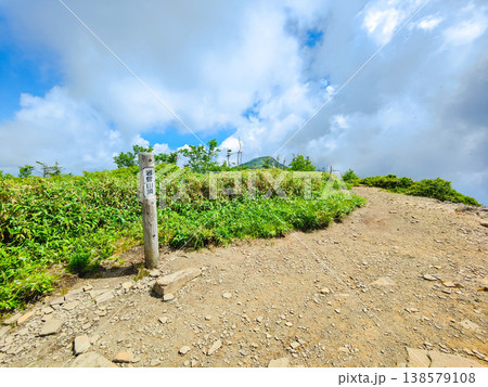 夏の岩菅山登山(岩菅山頂) 夏の岩菅山登山(岩菅山頂) 138579108