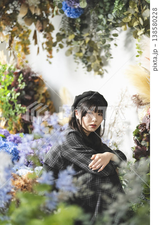 花の中の女性 138580228