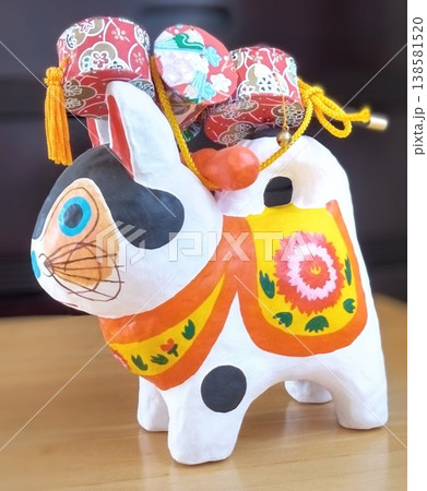 犬張子 (左向き) 犬張子 (左向き) 138581520