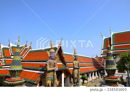 タイのバンコクにあるワットプラケオ(エメラルド寺院)外観9 タイのバンコクにあるワットプラケオ(エメラルド寺院)外観9 138581603