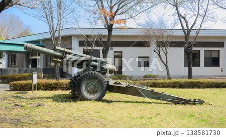 陸上自衛隊155mm榴弾砲M1の側面 138581730
