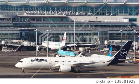 ルフトハンザ航空の飛行機　羽田空港 138581928