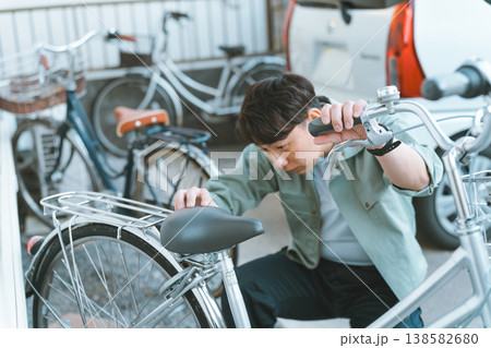 自転車の出張修理 138582680
