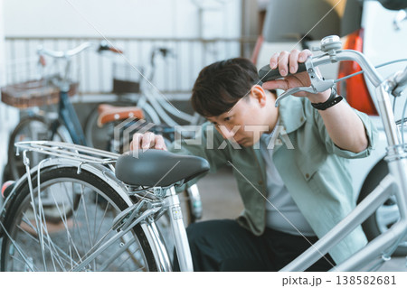 自転車の出張修理 138582681