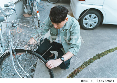 自転車の出張修理 138582684