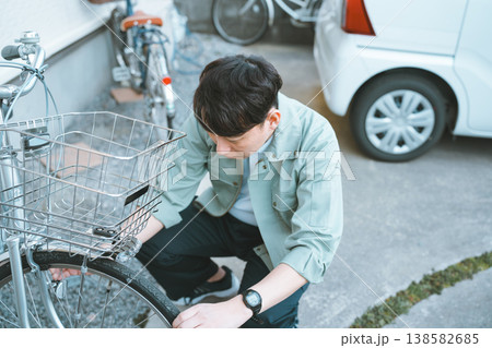 自転車の出張修理 自転車の出張修理 138582685