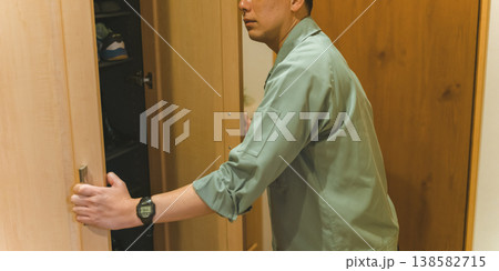 玄関下駄箱の扉修理 玄関下駄箱の扉修理 138582715