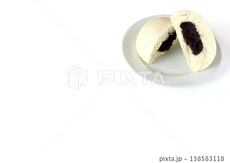 白背景のごまあんまん 白背景のごまあんまん 138583118