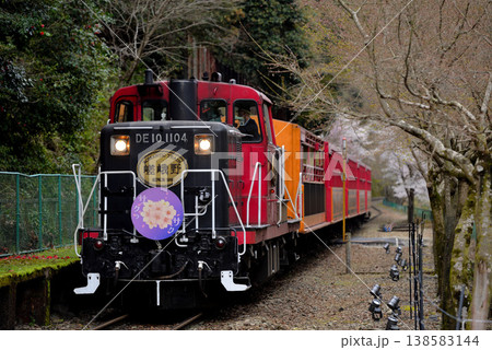 嵯峨野観光鉄道トロッコ列車嵯峨野6号 嵯峨野観光鉄道トロッコ列車嵯峨野6号 138583144