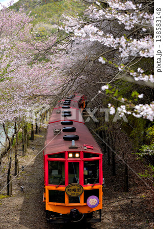 嵯峨野観光鉄道トロッコ列車嵯峨野7号 138583148