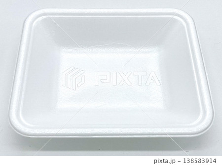 白い食品トレーのイメージ 素材 138583914