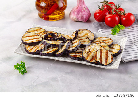 Tasty grilled eggplant round slices 138587186