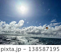 船から見た太陽 138587195