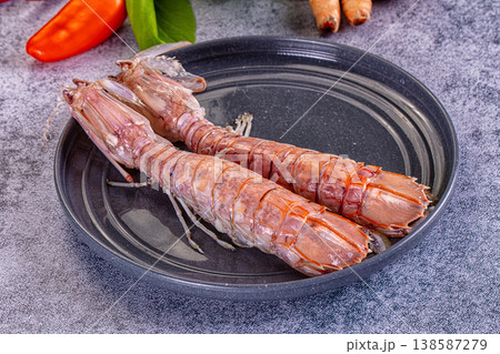 Gourmet boiled big Mantis shrimp 138587279