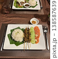 インドネシア料理のサテ 138587639