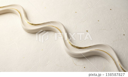 金箔が贅沢にあしらわれた白い厚塗りの抽象的なペイントテクスチャ背景 金箔が贅沢にあしらわれた白い厚塗りの抽象的なペイントテクスチャ背景 138587827