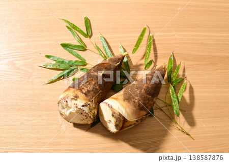 泥付きの筍 138587876