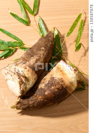 泥付きの筍 泥付きの筍 138587878