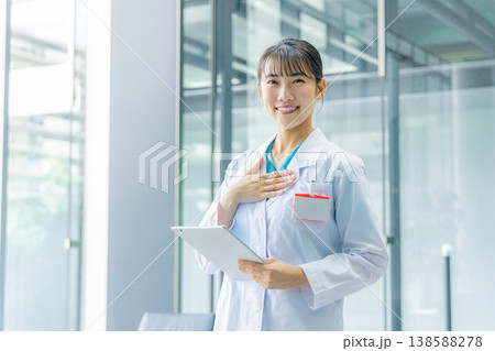 若い医師 若い医師 138588278