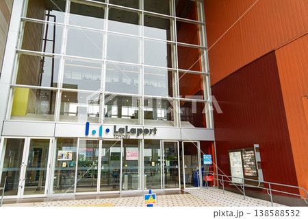 ららぽーと豊洲の入口　東京都江東区豊洲 138588532