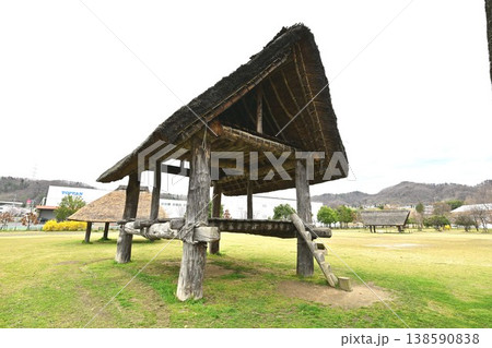 掘立柱建物 138590838