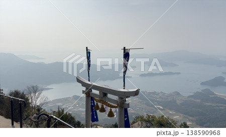 天草市 倉岳神社から望む海と島の景色 138590968