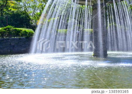 噴水のある公園 138593165