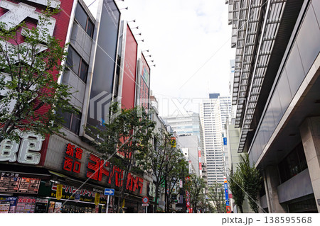 新宿駅西口 ヨドバシカメラ 新宿西口本店 東京都新宿区新宿 新宿駅西口 ヨドバシカメラ 新宿西口本店 東京都新宿区新宿 138595568