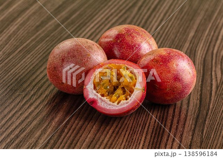 Ripe sweet juicy exotic maracuya 138596184