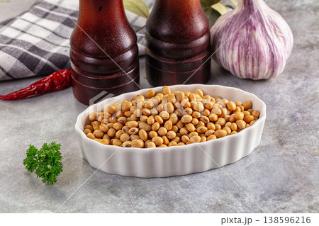 Raw dry soya beans heap 138596216