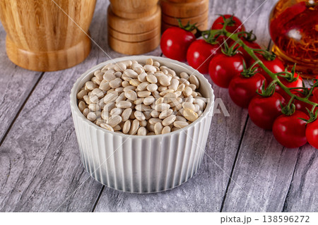 Raw white beans for cooking 138596272