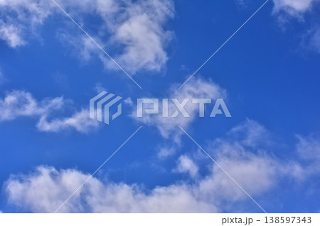 青空と雲 138597343