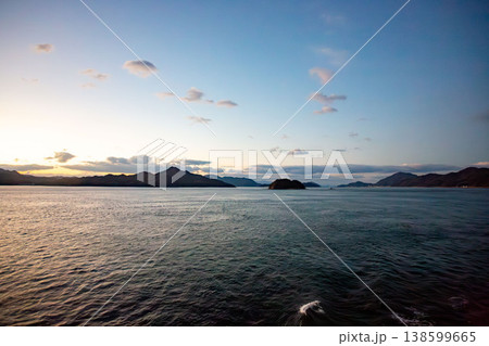 穏やかな瀬戸内海と島々の風景 穏やかな瀬戸内海と島々の風景 138599665