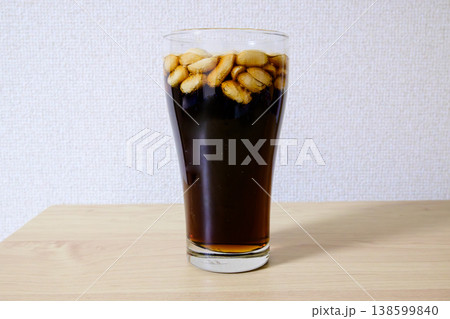 コーラにピーナッツを入れたファーマーズコーラ SNSで話題のドリンク　 138599840