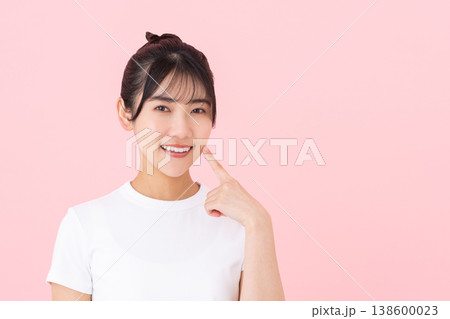 若い女性のビューティ 若い女性のビューティ 138600023