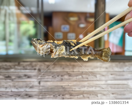 川魚料理。渓流の女王、アマゴ(ヤマメ)の唐揚げ。 138601354