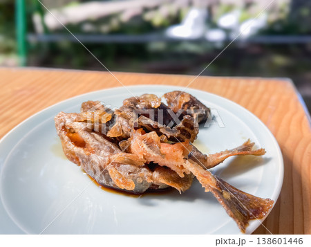 川魚料理。渓流の女王、アマゴ(ヤマメ)の南蛮漬け。天ぷらにした魚を甘酢タレに漬けた和食。 川魚料理。渓流の女王、アマゴ(ヤマメ)の南蛮漬け。天ぷらにした魚を甘酢タレに漬けた和食。 138601446
