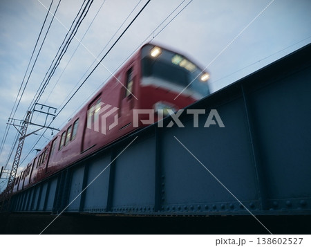 名鉄　赤い電車と橋梁 138602527