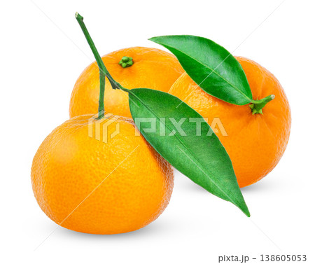 Ripe tangerine fruits with leaf. Fresh mandarin fruit with leaves on white background. Clementine fruits and leaves isolated. 138605053