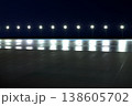 青いスポットライトの背景 138605702