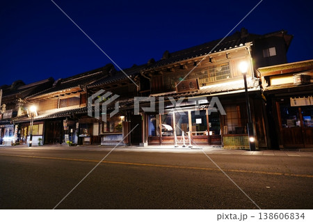 小江戸川越一番街商店街 蔵造りの町並み 小江戸川越一番街商店街 蔵造りの町並み 138606834